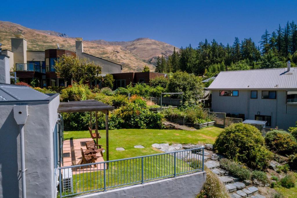 Sargood Splendour - Wanaka Holiday Home Bagian luar foto